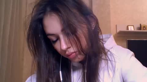 Jennifer online show from November 14, 6:21 pm