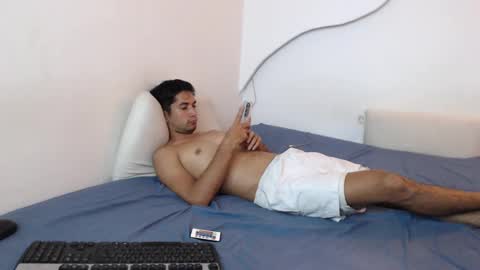 Snapshot of johan_03 chatting on October 6, 9:10 pm johan online show from October 6, 9:10 pm