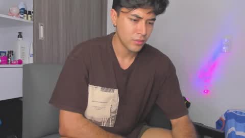 johnny_bravo777 online show from February 5, 9:46 am