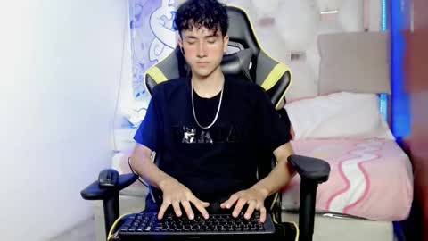 johnny_cagee online show from November 27, 5:15 am