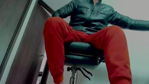 Johnny online show from April 6, 9:05 pm