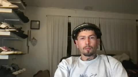 Snapshot of johnnydeep66 chatting on December 22, 9:00 am JohnnyDeep66 online show from December 22, 9:00 am