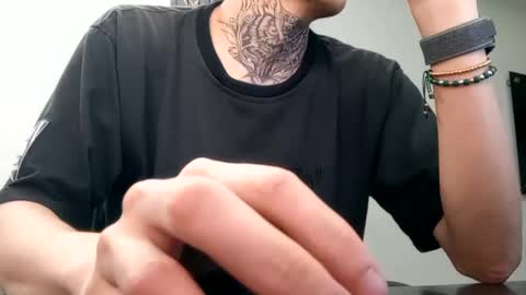 johnsonisaac94  online show from October 31, 8:59 am