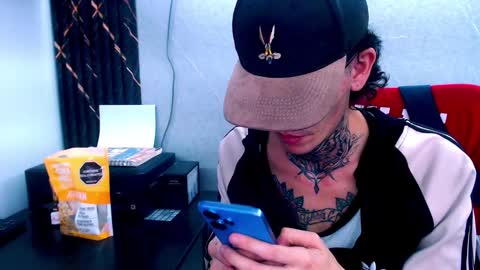 johnsonisaac94  online show from February 17, 7:15 am