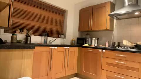 JohnThomasBWC online show from November 12, 11:29 pm