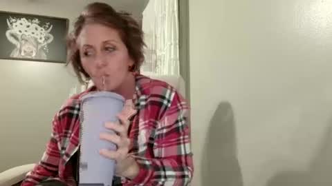 Snapshot of joliexx41 chatting on November 1, 2:01 am Jolie online show from November 1, 2:01 am