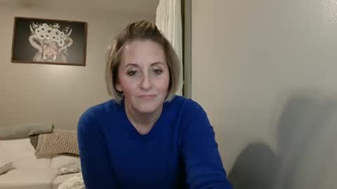 Snapshot of joliexx41 chatting on December 6, 2:18 am Jolie online show from December 6, 2:18 am