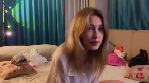 Snapshot of jolyndeb chatting on October 23, 11:12 am Viola online show from October 23, 11:12 am