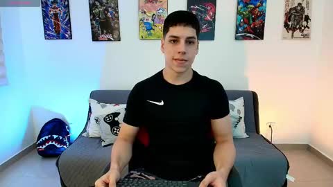 Instagram jonathanfit14 online show from April 16, 9:39 pm