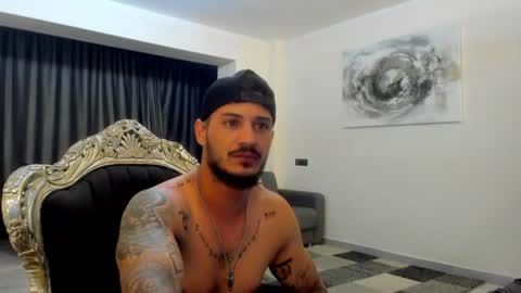 jonnyporn1 online show from June 13, 9:36 pm