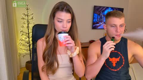 jony and jessica online show from December 10, 7:43 pm