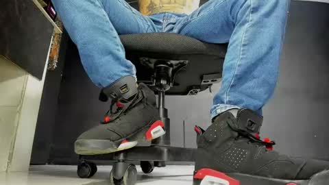 jordan33blake online show from February 13, 12:00 pm