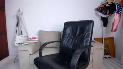 josezaens_ online show from October 23, 8:27 am