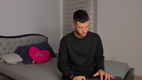 Dilany Josh online show from December 29, 1:38 pm