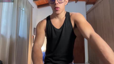 Im Jouliano online show from February 6, 10:23 pm