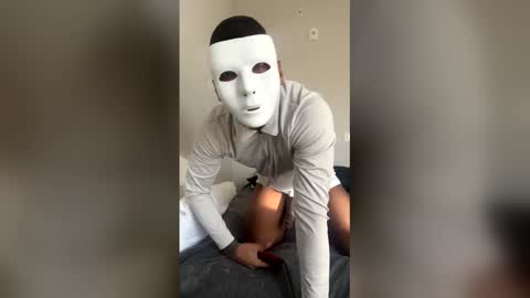 joxsolo online show from April 7, 6:54 pm