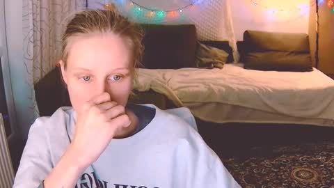 joy_keys online show from December 23, 11:06 pm