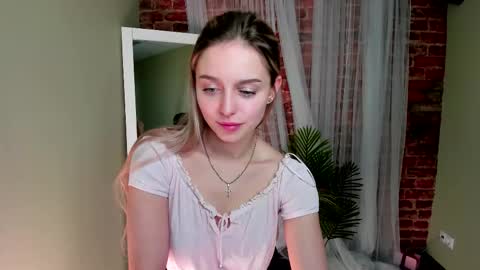 Snapshot of joyce_shinne chatting on September 29, 1:32 pm Joyce online show from September 29, 1:32 pm