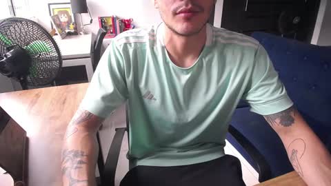 jr_phoenix online show from March 19, 5:07 pm