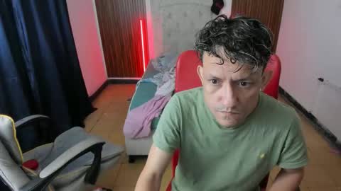 juan_and_luke online show from April 6, 11:55 am