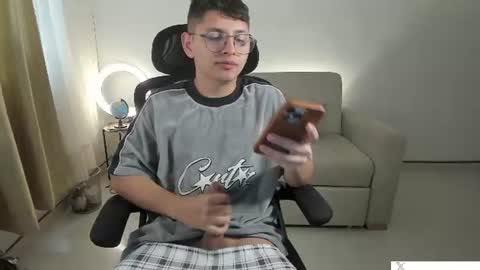 juan_belmont1 online show from July 27, 4:04 pm