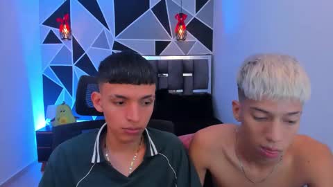 JuanSteven online show from April 11, 7:56 am