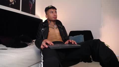 Juan online show from January 5, 8:42 pm