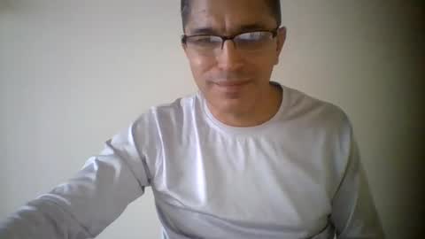 juanearth1 online show from July 3, 12:15 am