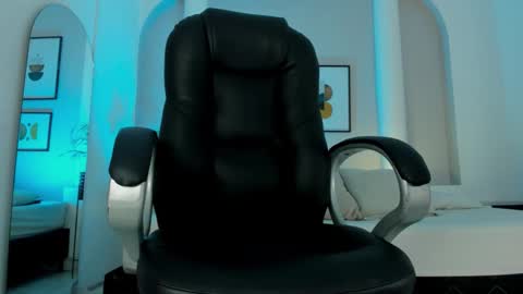 juanita__acosta online show from December 4, 3:33 pm