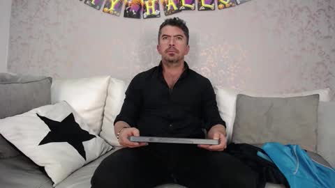 Juan k online show from November 2, 1:44 pm