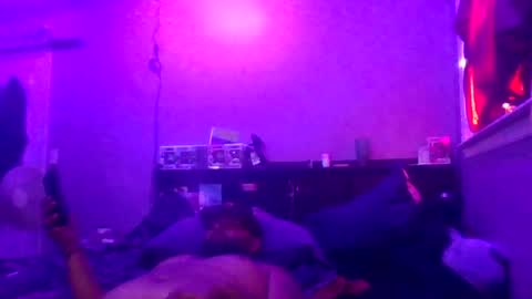 Juiceepawwg420 online show from June 12, 2:05 pm