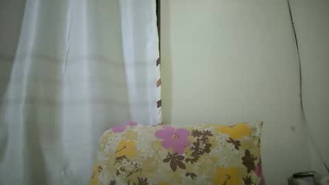 juicy_bella2 online show from October 22, 12:25 am
