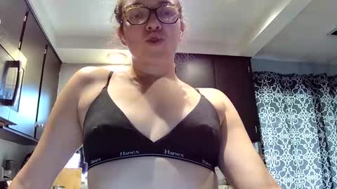 juicybootyqt online show from November 8, 10:46 pm