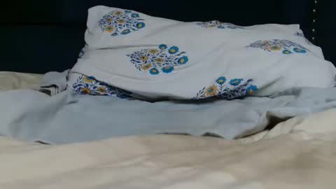 pretty online show from February 13, 6:39 am