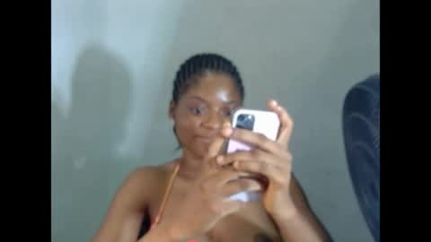 juicynpinkx online show from April 25, 1:41 pm