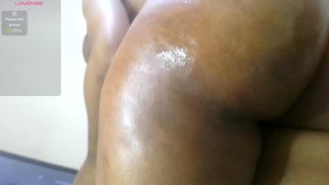 Juicy Bumbum online show from May 13, 3:05 am