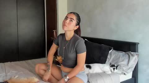 Snapshot of juieth_gv chatting on September 23, 5:07 pm Andry but call me yulieth online show from September 23, 5:07 pm