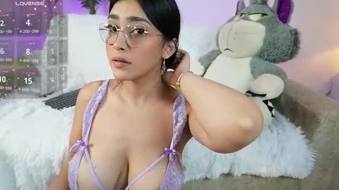 Jules Bennett online show from March 11, 12:00 am