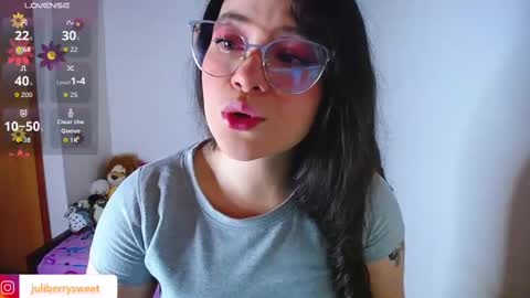 Snapshot of juli05star chatting on October 21, 3:11 am Juliana online show from October 21, 3:11 am