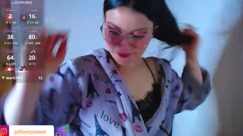 Snapshot of juli05star chatting on October 19, 3:44 am Juliana online show from October 19, 3:44 am