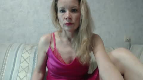 julia_giulia online show from February 11, 10:50 pm