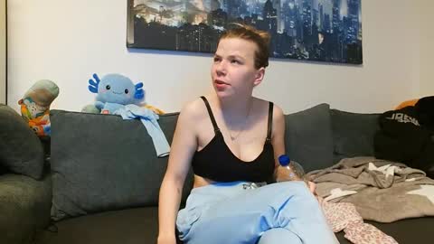 Snapshot of julia_official chatting on February 12, 11:30 pm julia_official online show from February 12, 11:30 pm