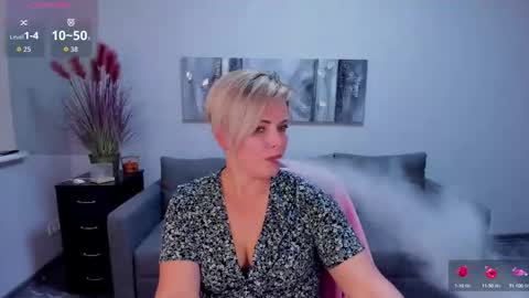 Julia online show from October 21, 12:10 pm
