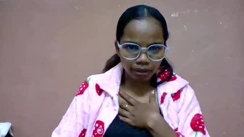 juliah02 online show from July 7, 4:47 am
