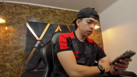 JULIAN  online show from February 26, 11:46 am