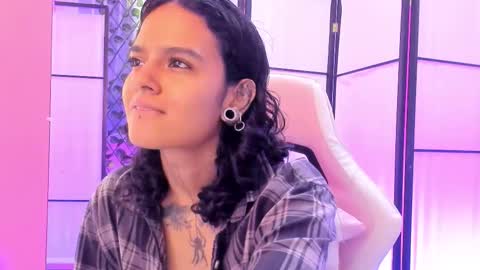 julianne_7 online show from February 11, 8:34 pm