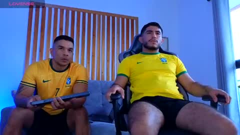 juliantyxxx online show from May 18, 8:37 pm