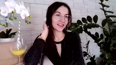 Julia online show from February 19, 3:11 pm