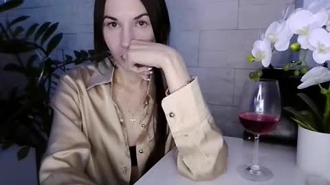 Julia online show from February 8, 3:26 pm