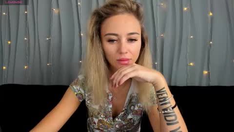 Snapshot of juliastar41 chatting on October 7, 3:35 am Yulya online show from October 7, 3:35 am